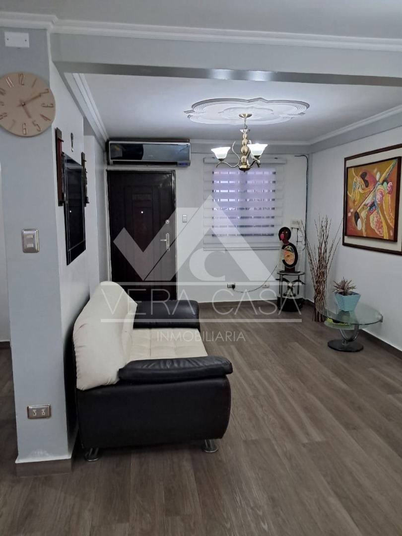 Casa en Venta en Miralvalle, Valencia, Los Guayos, Carabobo - Cod. 0518 | Veracasa Inmobiliaria - Imagen 3