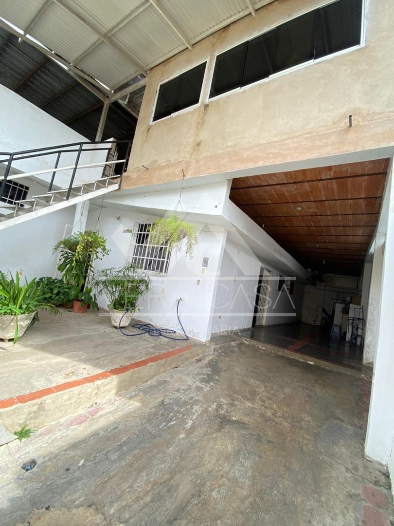 Casa en Venta en Urb La Esmeralda , Valencia, San Diego, Carabobo - Cod. 0525 | Veracasa Inmobiliaria - Imagen 1