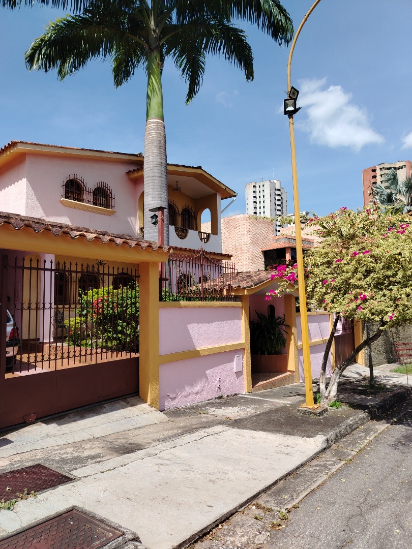 Casa en Venta en Las Chimeneas , Valencia, Valencia, Carabobo - Cod. 0526 | Veracasa Inmobiliaria - Imagen 1