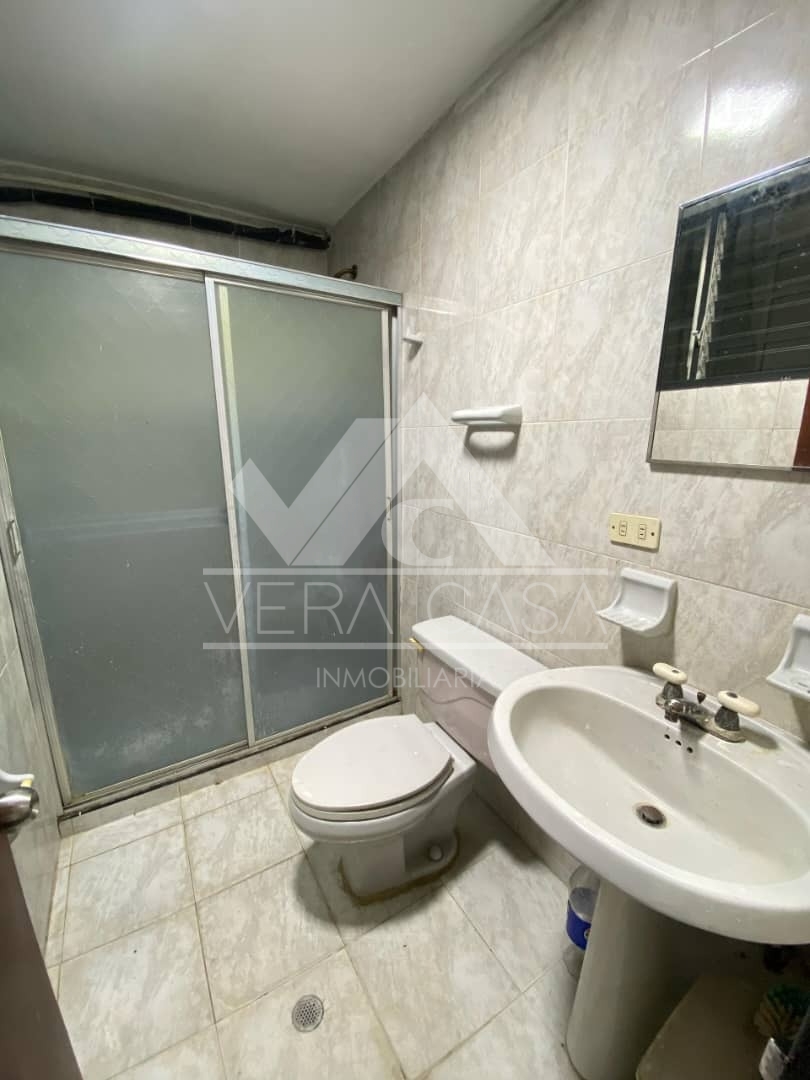 Local en Alquiler en Avenida Bolívar., Valencia, Valencia, Carabobo - Cod. 0145 | Veracasa Inmobiliaria - Imagen 1
