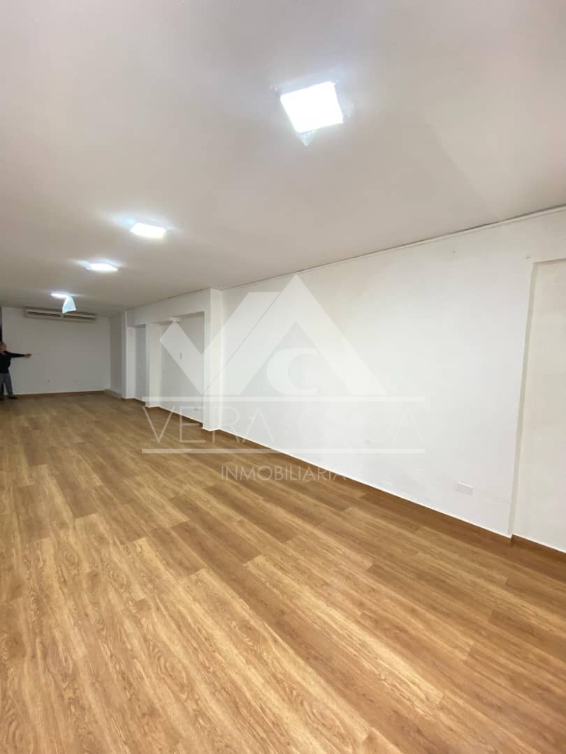 Local en Alquiler en Avenida Bolívar., Valencia, Valencia, Carabobo - Cod. 0145 | Veracasa Inmobiliaria - Imagen 4