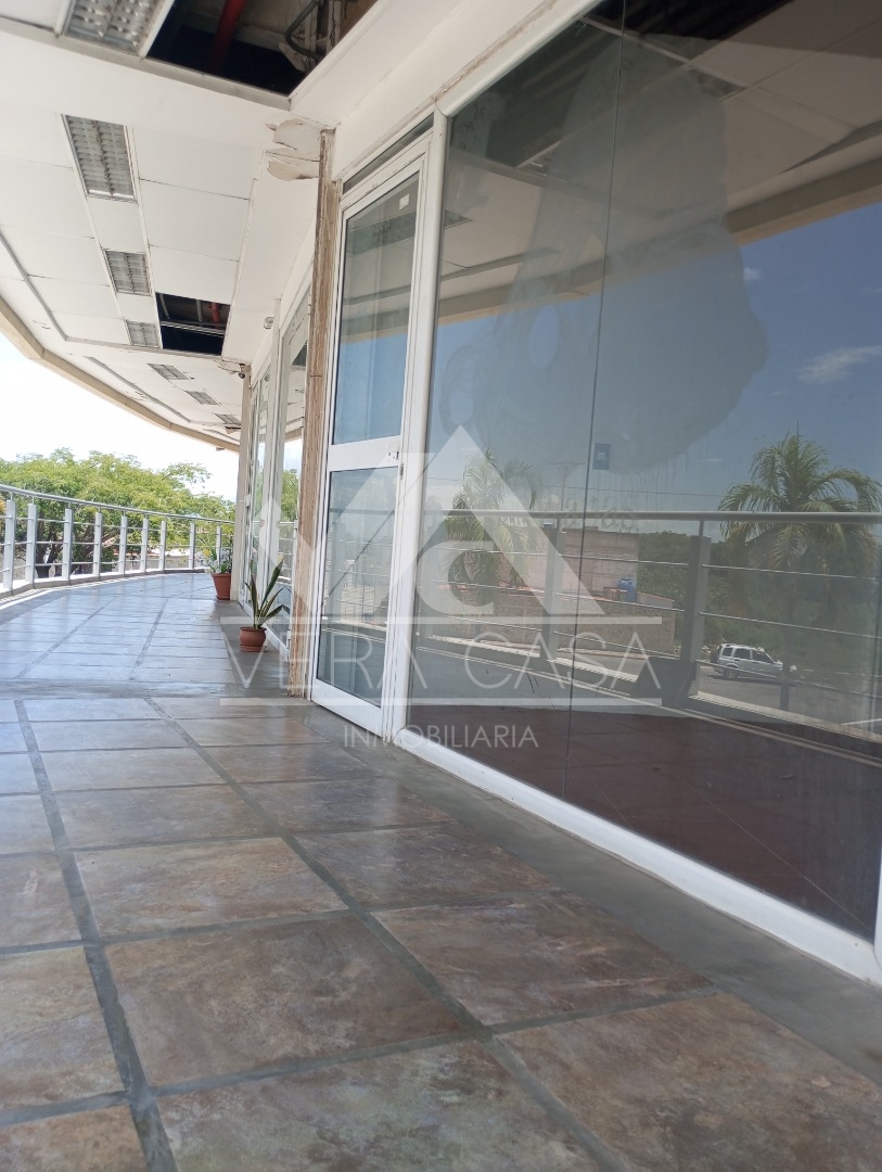 Local en Venta en  Centro comercial Paraparal plaza , Valencia, Los Guayos, Carabobo - Cod. 0151 | Veracasa Inmobiliaria - Imagen 1