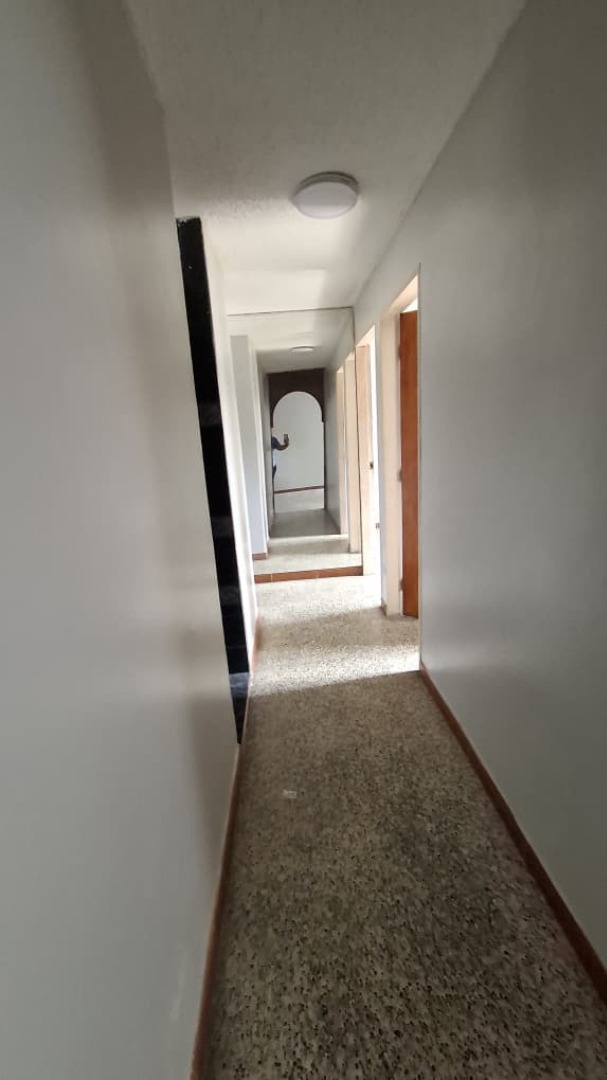 Apartamento en Alquiler en Residencias Monteserino 12, Valencia, San Diego, Carabobo - Cod. 1159 | Veracasa Inmobiliaria - Imagen 2