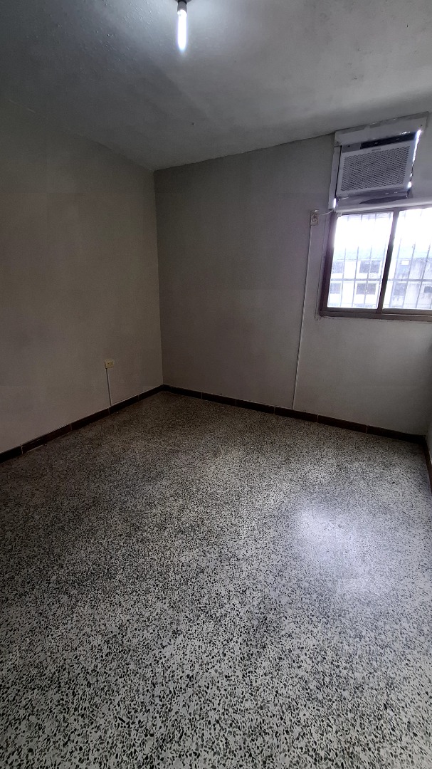 Apartamento en Alquiler en Residencias Monteserino 12, Valencia, San Diego, Carabobo - Cod. 1159 | Veracasa Inmobiliaria - Imagen 4