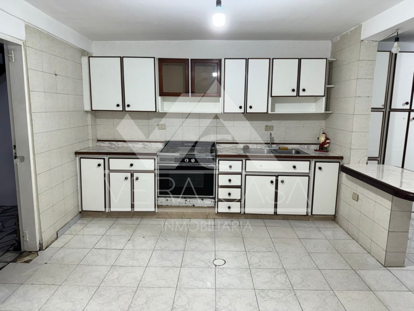 Casa en Venta en Los Cerritos, Valencia, Los Guayos, Carabobo - Cod. 0562 | Veracasa Inmobiliaria - Imagen 9