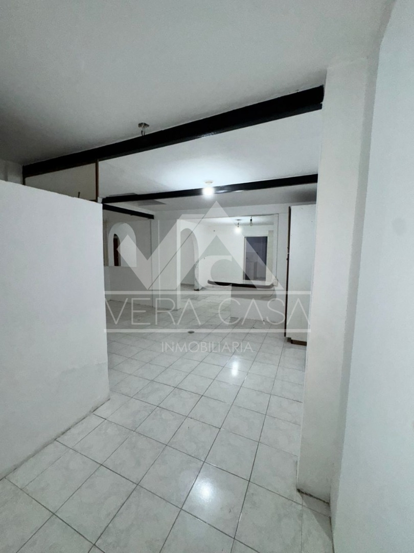Casa en Venta en Los Cerritos, Valencia, Los Guayos, Carabobo - Cod. 0562 | Veracasa Inmobiliaria - Imagen 2
