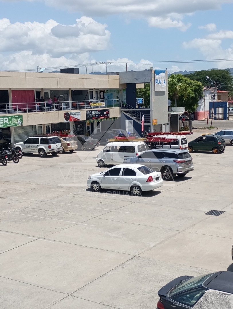 Local en Venta en Los Guayos C.C Paraparal Plaza, Valencia, Los Guayos, Carabobo - Cod. 0168 | Veracasa Inmobiliaria - Imagen 8