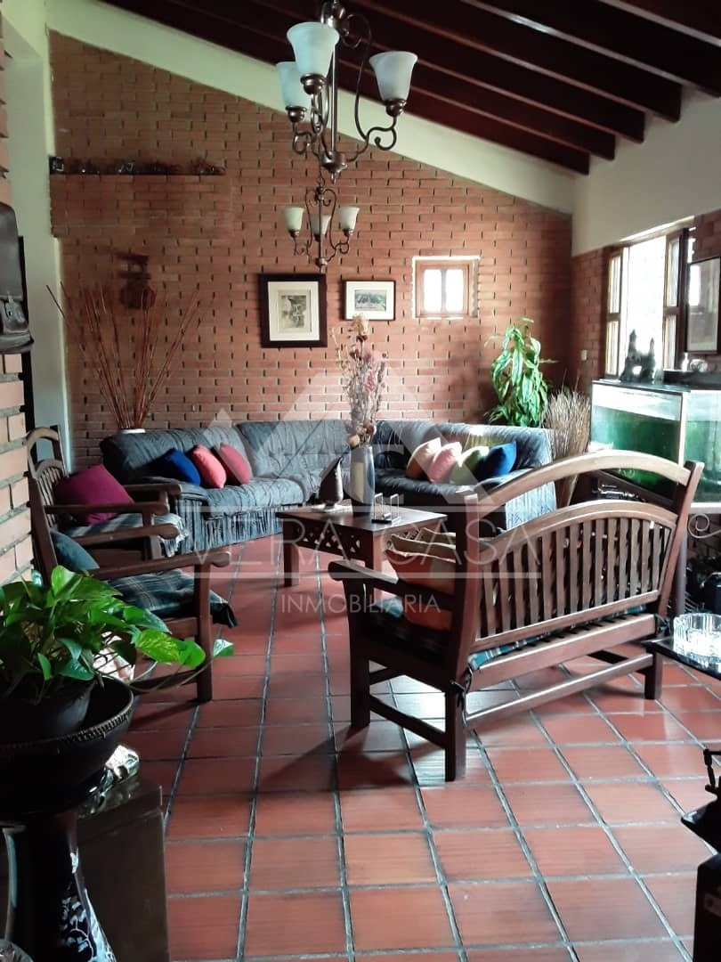 Casa en Venta en Urbanización Trigal Norte, Valencia, Valencia, Carabobo - Cod. 0563 | Veracasa Inmobiliaria - Imagen 3