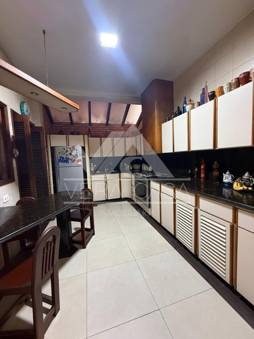 Casa en Venta en Urbanización Trigal Norte, Valencia, Valencia, Carabobo - Cod. 0563 | Veracasa Inmobiliaria - Imagen 4