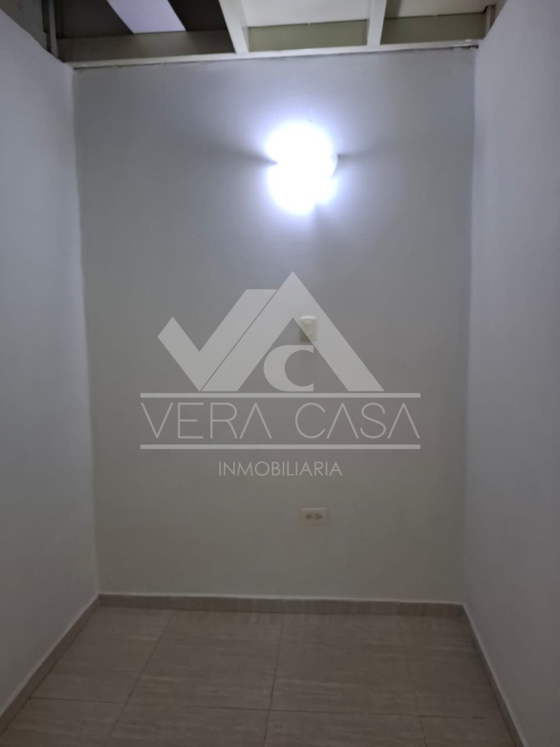 Local en Venta en C.C Gran Bazar Centro , Valencia, Valencia, Carabobo - Cod. 0177 | Veracasa Inmobiliaria - Imagen 1