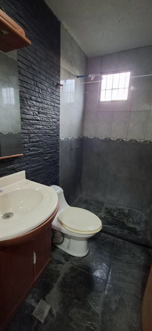 Apartamento en Alquiler en Residencias Buenaventura Paraparal , Los Guayos, Los Guayos, Carabobo - Cod. 1234 | Veracasa Inmobiliaria - Imagen 2