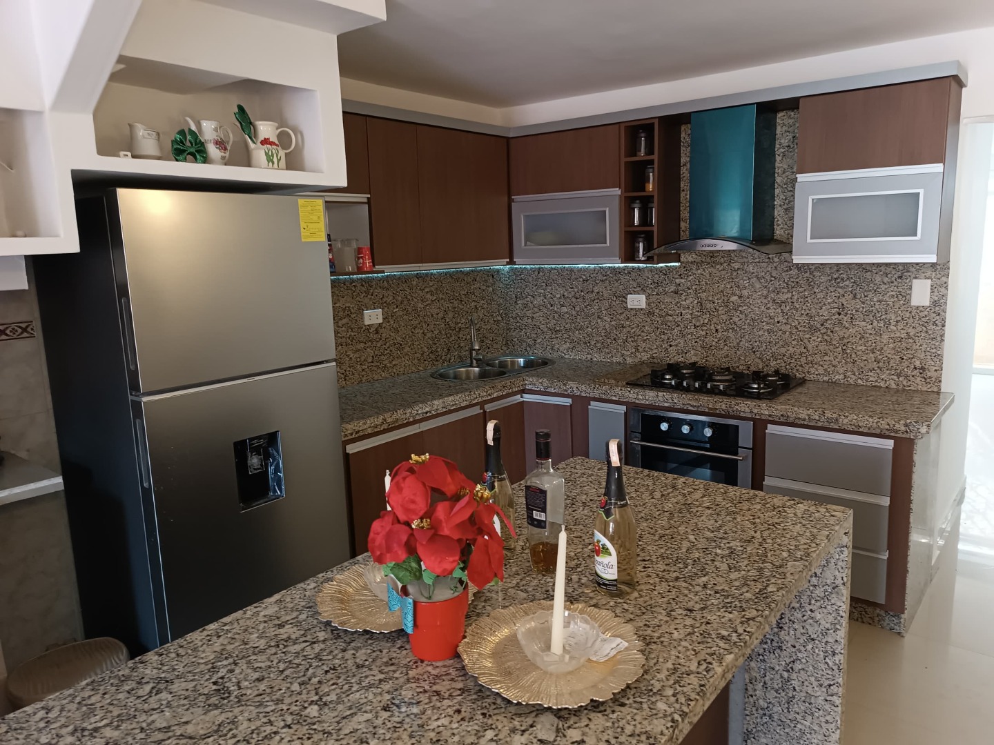 Townhouse en Venta en Residencias  Tierra Nueva Urbanización  Calicanto Condominio  Cantaclaro, Valencia, Valencia, Carabobo - Cod. 0089 | Veracasa Inmobiliaria - Imagen 1