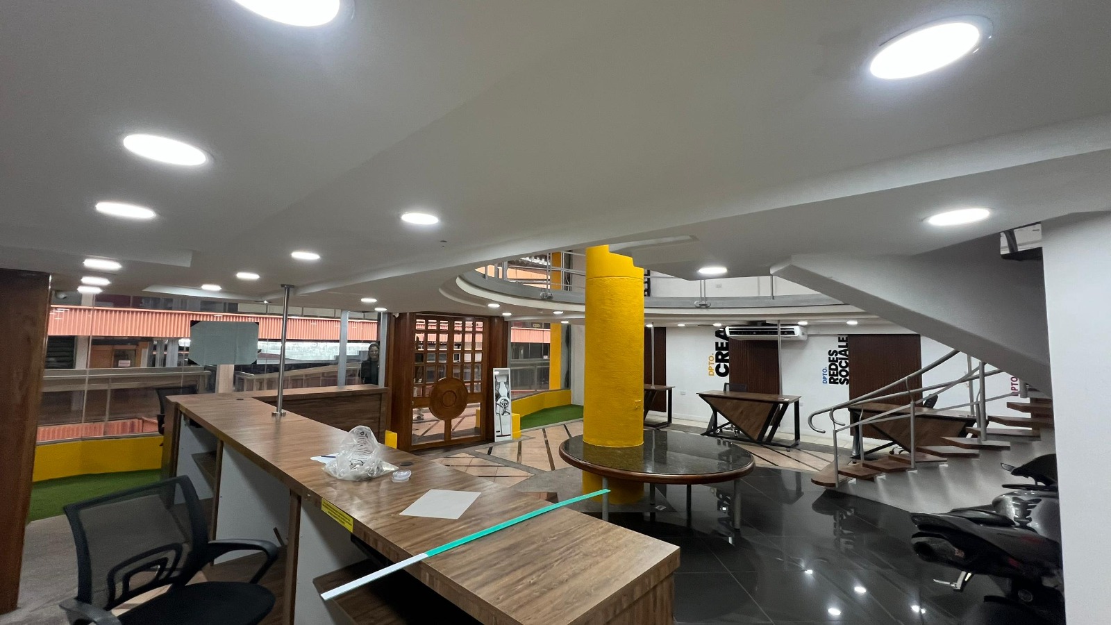 Local en Alquiler en Centro Comercial y Profesional Camoruco Avenida Bolívar Norte, Valencia, Valencia, Carabobo - Cod. 0186 | Veracasa Inmobiliaria - Imagen 2