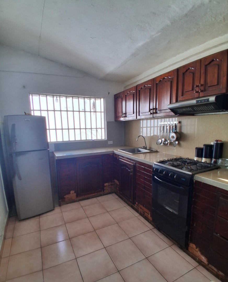 Casa en Venta en Los Cerritos, Los Guayos, Los Guayos, Carabobo - Cod. 0573 | Veracasa Inmobiliaria - Imagen 2