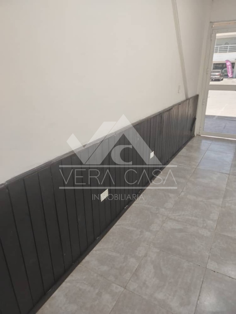 Local en Alquiler en C.C PARAPARAL , Los Guayos, Los Guayos, Carabobo - Cod. 0190 | Veracasa Inmobiliaria - Imagen 1