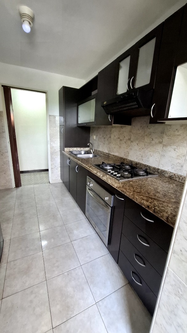 Apartamento en Alquiler en Edificio Araguaney  sector Piedras Pintadas Mañongo , Naguanagua, Naguanagua, Carabobo - Cod. 1274 | Veracasa Inmobiliaria - Imagen 2