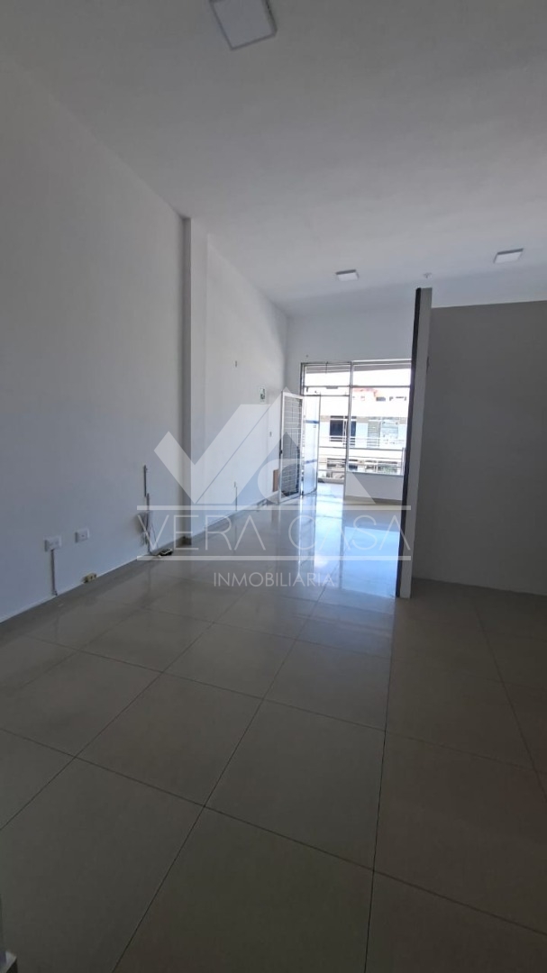 Local en Alquiler en C.C. PASEO PARAPARAL, Los Guayos, Los Guayos, Carabobo - Cod. 0196 | Veracasa Inmobiliaria - Imagen 2
