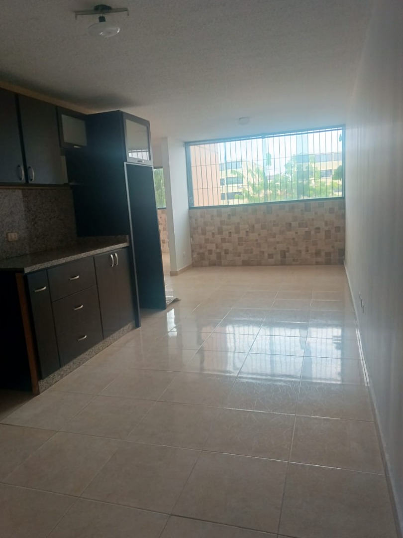 Apartamento en Alquiler en URB BUENAVENTURA, Valencia, Los Guayos, Carabobo - Cod. 1284 | Veracasa Inmobiliaria - Imagen 1