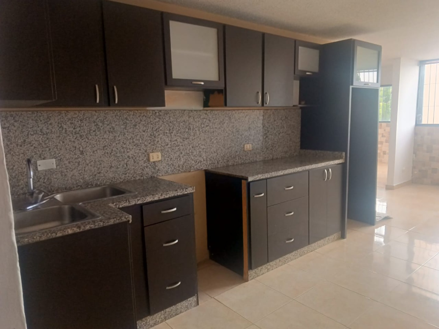 Apartamento en Alquiler en URB BUENAVENTURA, Valencia, Los Guayos, Carabobo - Cod. 1284 | Veracasa Inmobiliaria - Imagen 4