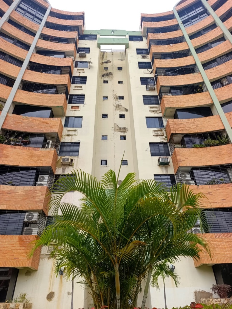 Apartamento en Alquiler en Conjunto Residencial Portal de Mñongo I, Valencia, Naguanagua, Carabobo - Cod. 1320 | Veracasa Inmobiliaria - Imagen 1