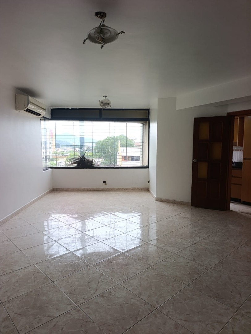 Apartamento en Alquiler en Conjunto Residencial Portal de Mñongo I, Valencia, Naguanagua, Carabobo - Cod. 1320 | Veracasa Inmobiliaria - Imagen 4