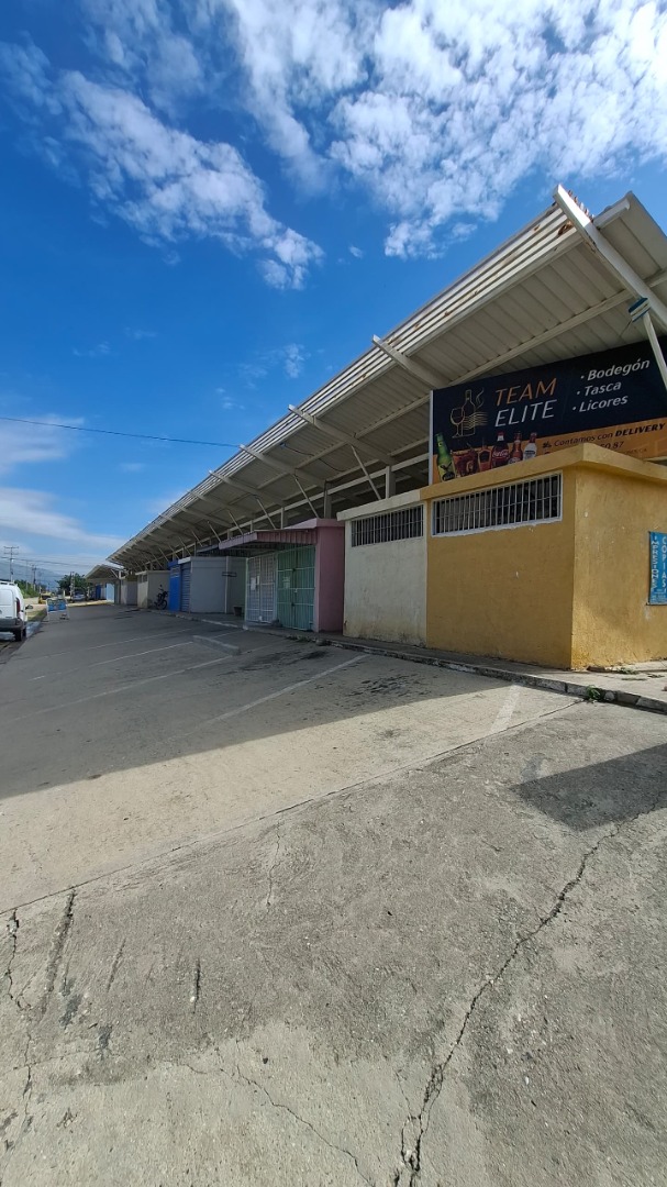 Local en Venta en CC Buenaventura Plaza, Los Guayos, Los Guayos, Carabobo - Cod. 0201 | Veracasa Inmobiliaria - Imagen 1